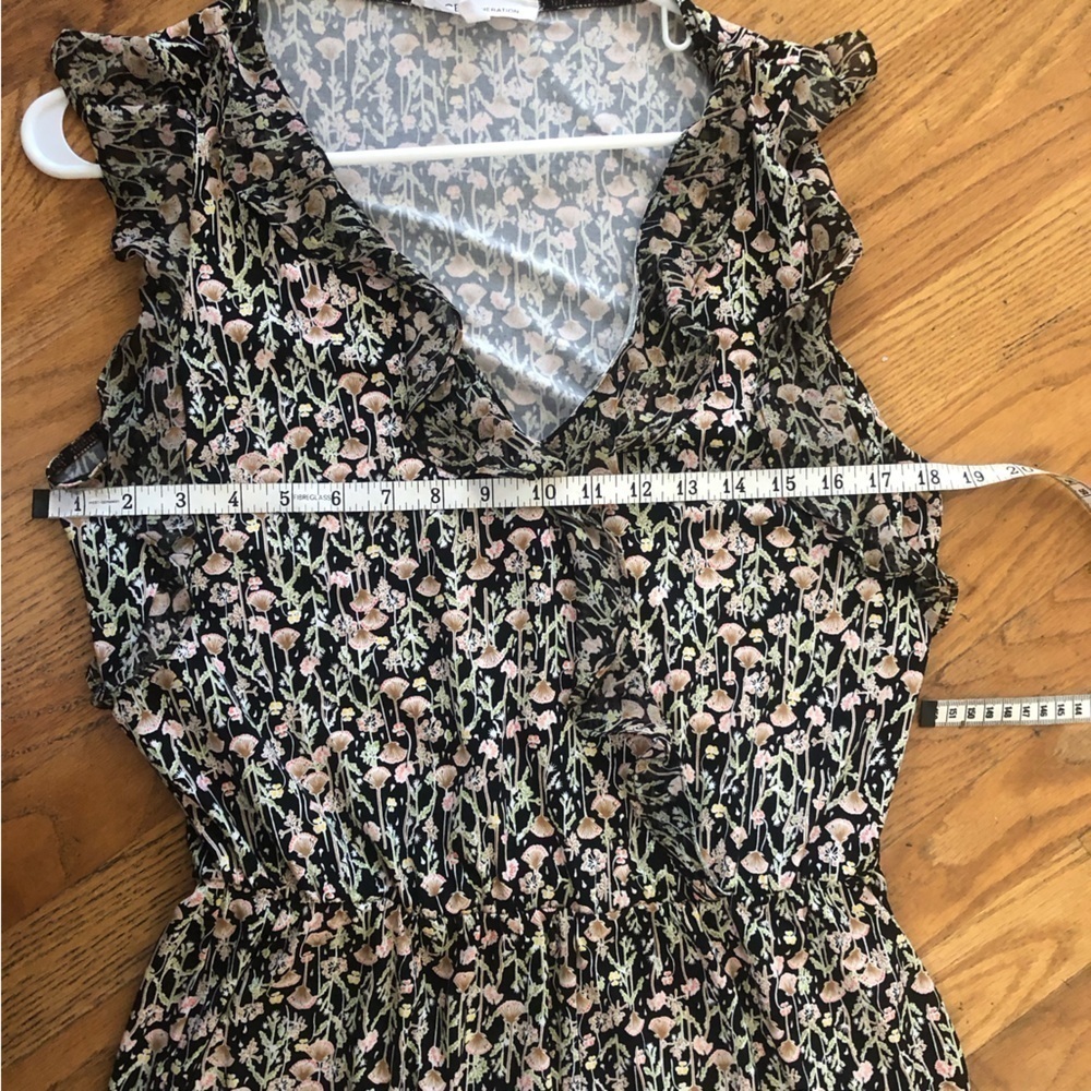 BCBGeneration Women's Ruffle Surplice Romper size Small - Picture 10 of 13